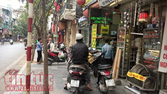 Chủ tịch UBND TP Hà Nội yêu cầu chính sách ưu đãi cho các hộ trông xe ảnh 1